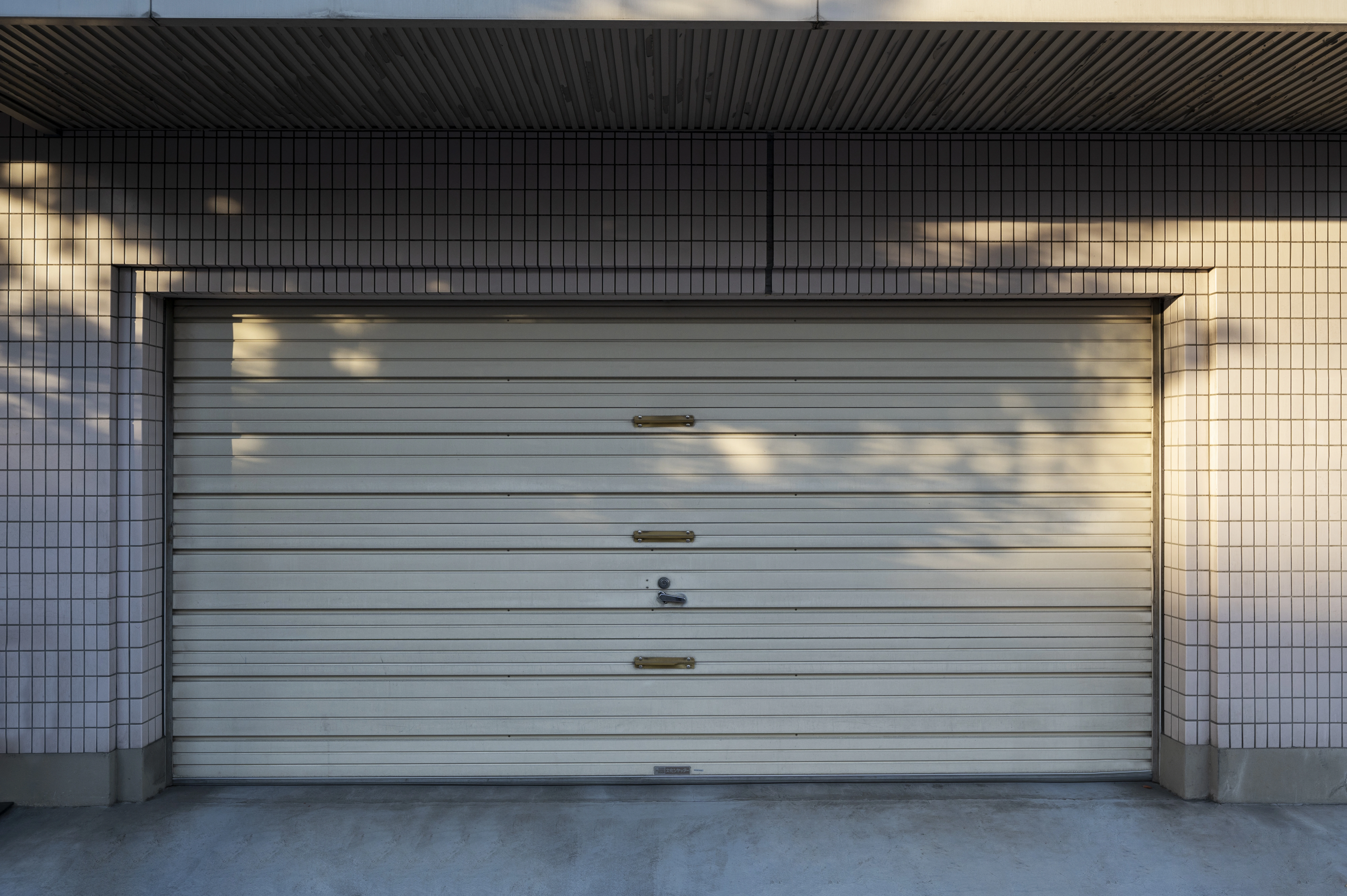 Professional garage door repair and installation in Long Beach, CA